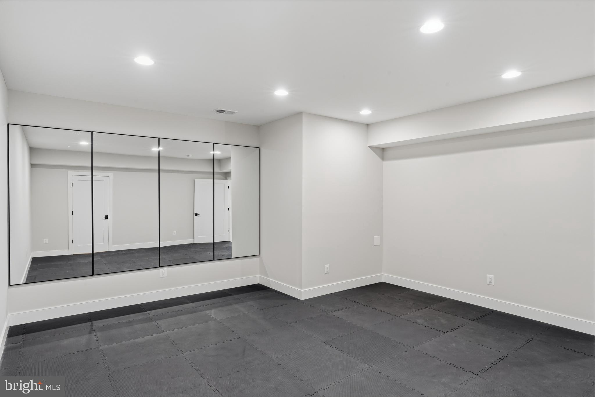 CHESTERBROOK GARDENS - Residential