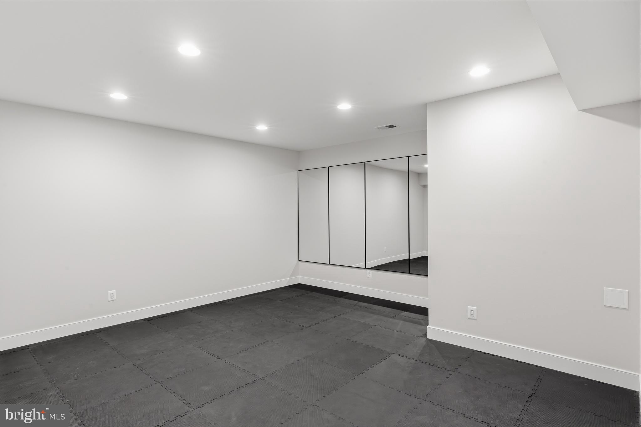 CHESTERBROOK GARDENS - Residential