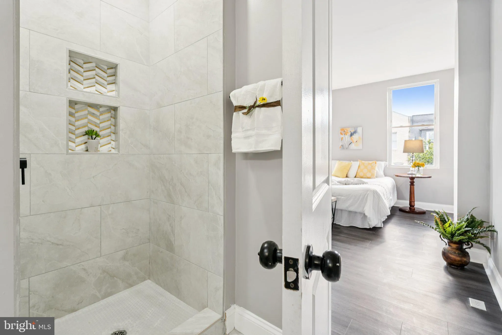 Baltimore, Maryland 21224, United States, 4 Bedrooms Bedrooms, ,3 BathroomsBathrooms,Residential,Pending,184914