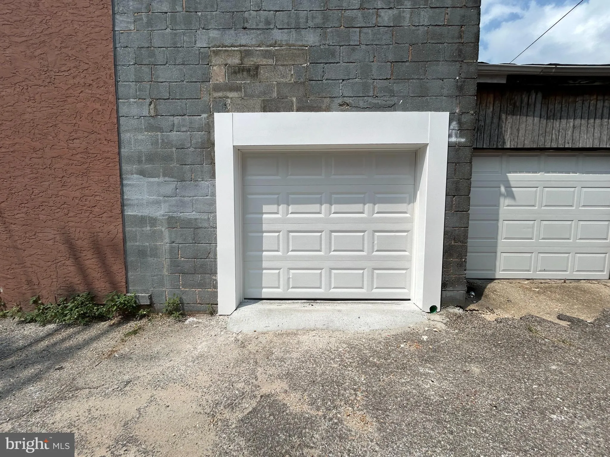 Baltimore, Maryland 21224, United States, 4 Bedrooms Bedrooms, ,3 BathroomsBathrooms,Residential,Pending,184914