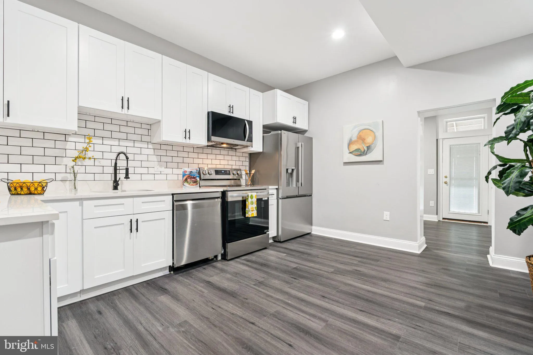 Baltimore, Maryland 21224, United States, 4 Bedrooms Bedrooms, ,3 BathroomsBathrooms,Residential,Pending,184914