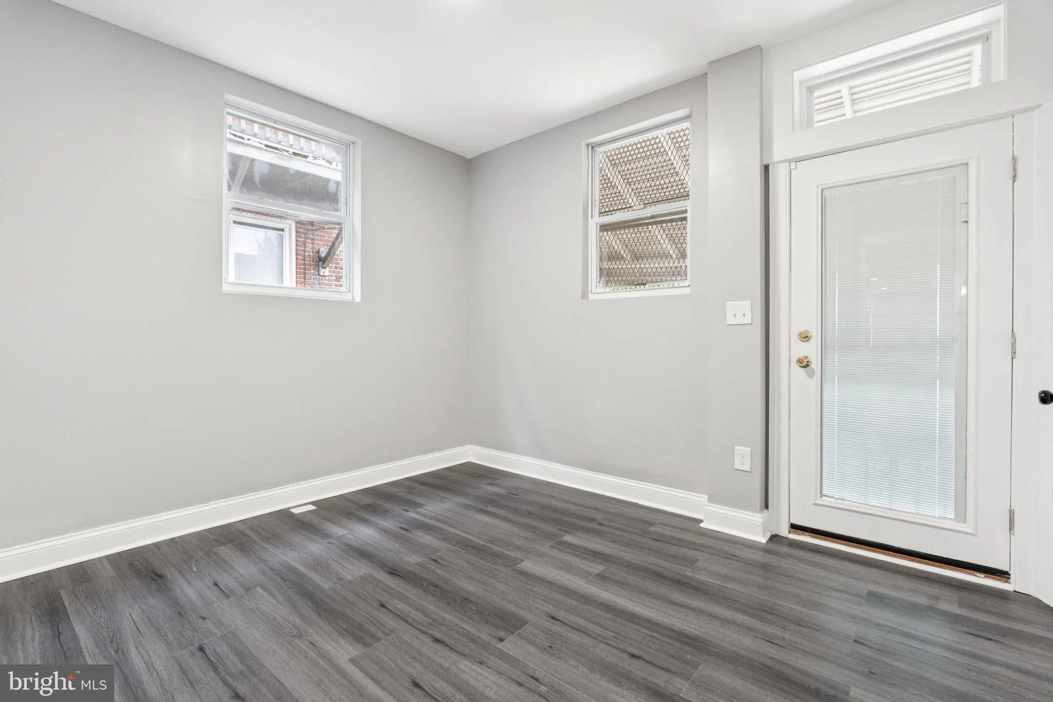 Baltimore, Maryland 21224, United States, 4 Bedrooms Bedrooms, ,3 BathroomsBathrooms,Residential,Pending,184914