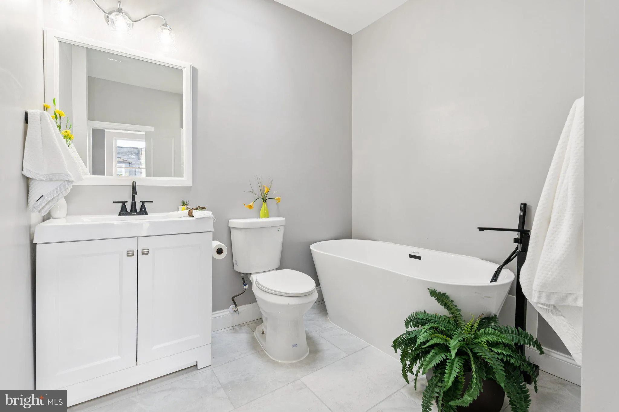 Baltimore, Maryland 21224, United States, 4 Bedrooms Bedrooms, ,3 BathroomsBathrooms,Residential,Pending,184914