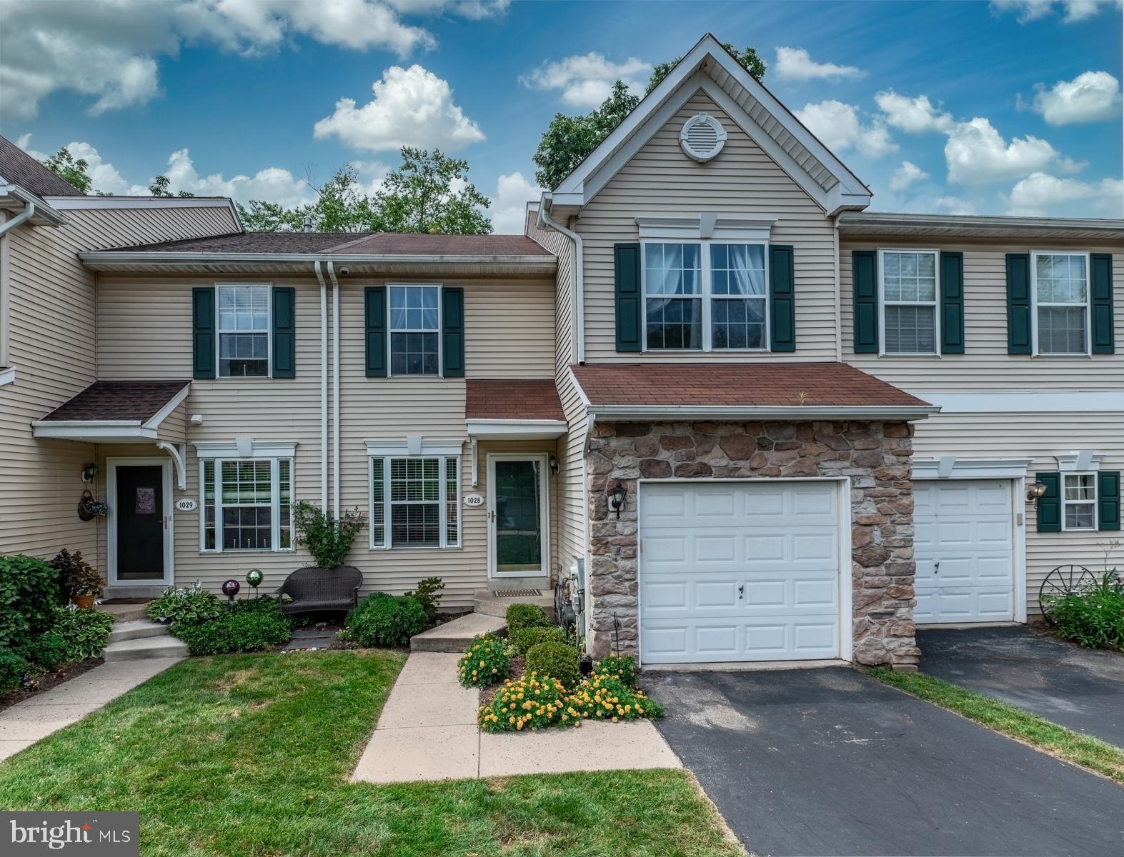 1028 COLIN DRIVE