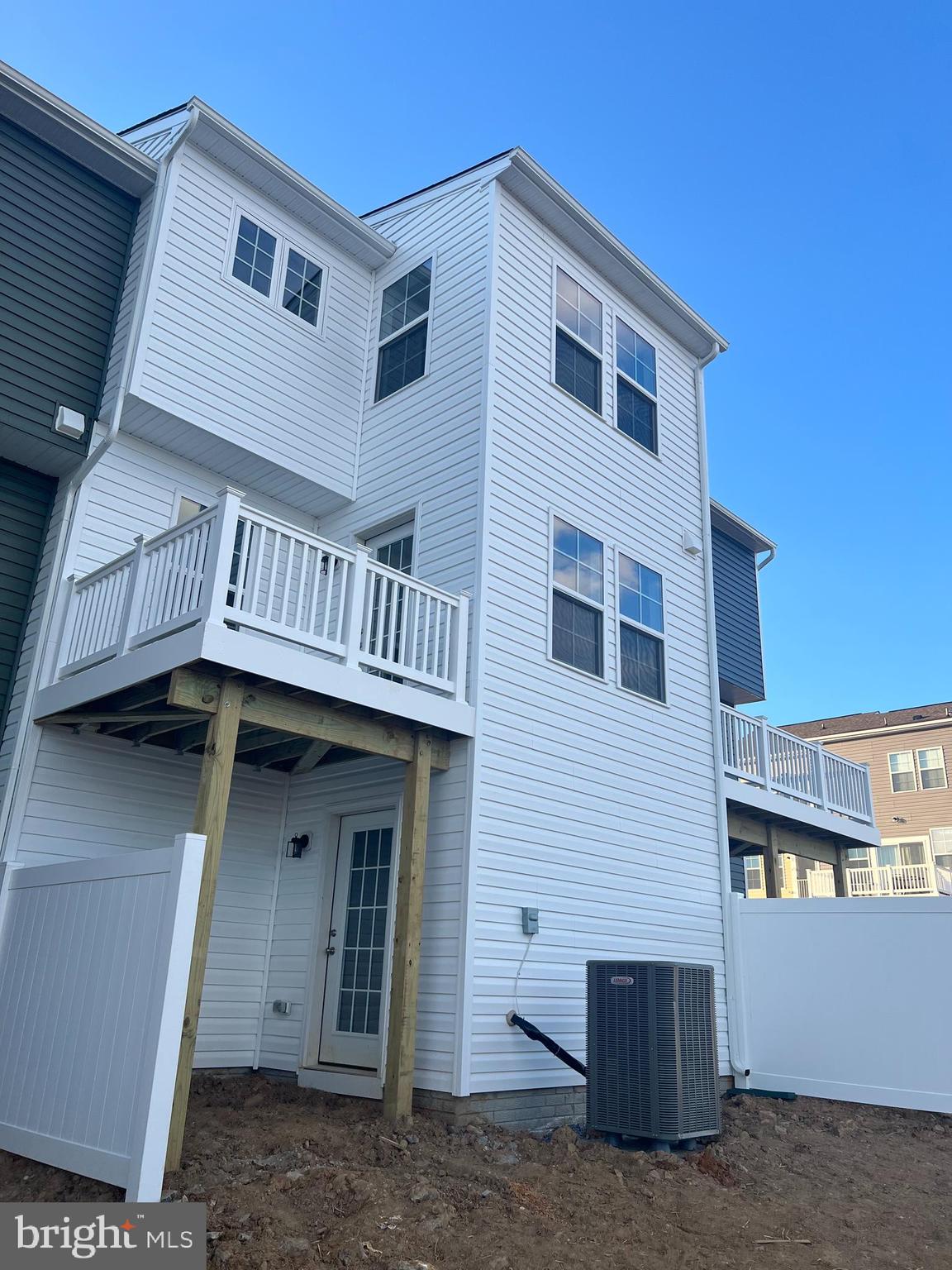 OVERLOOK AT RIVERSIDE TOWNHOMES - Residential Lease