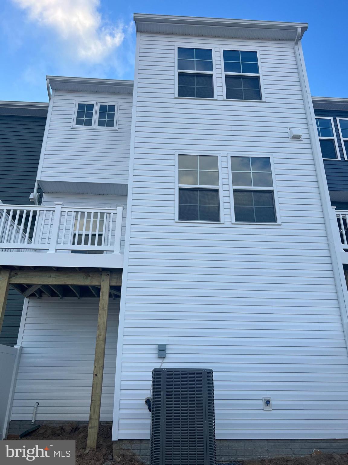 OVERLOOK AT RIVERSIDE TOWNHOMES - Residential Lease