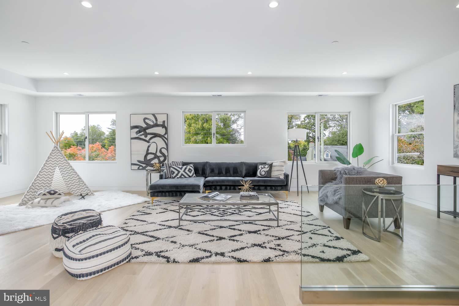 GLEN MAR PARK - Residential