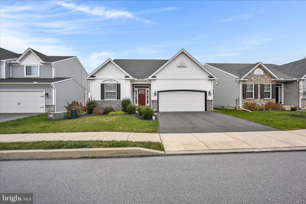Photo of 504 Jared Way, NEW HOLLAND, PA 17557 (MLS # PALA2079584)