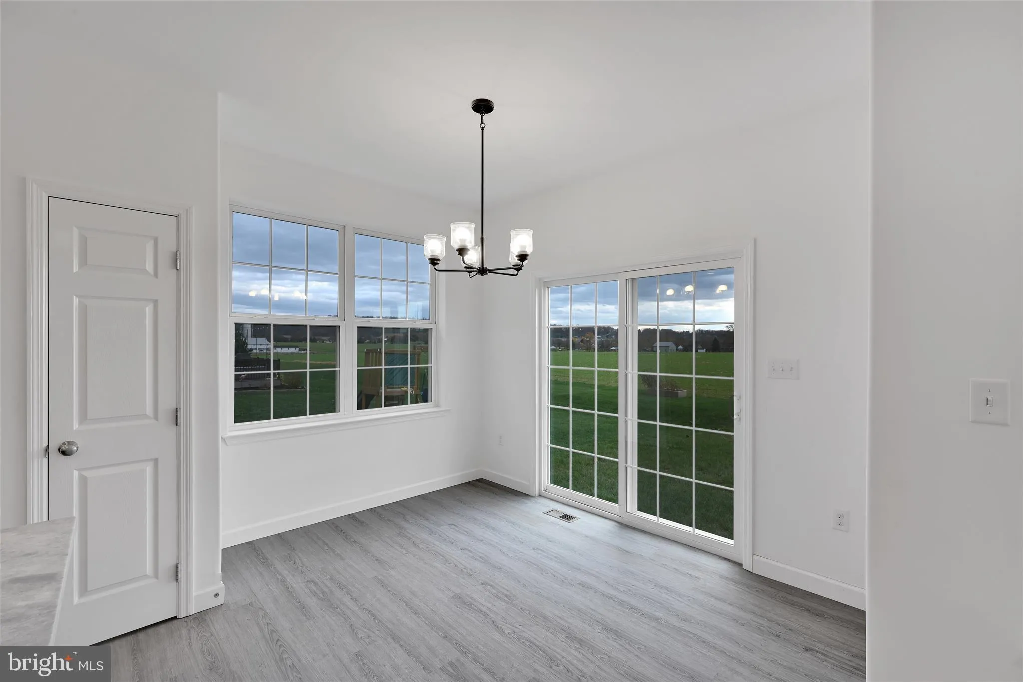 New Holland, Pennsylvania 17557, United States, 4 Bedrooms Bedrooms, ,3 BathroomsBathrooms,Residential,Coming Soon,242808