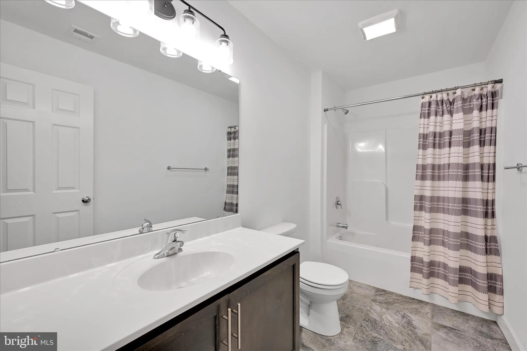 New Holland, Pennsylvania 17557, United States, 4 Bedrooms Bedrooms, ,3 BathroomsBathrooms,Residential,Coming Soon,242808