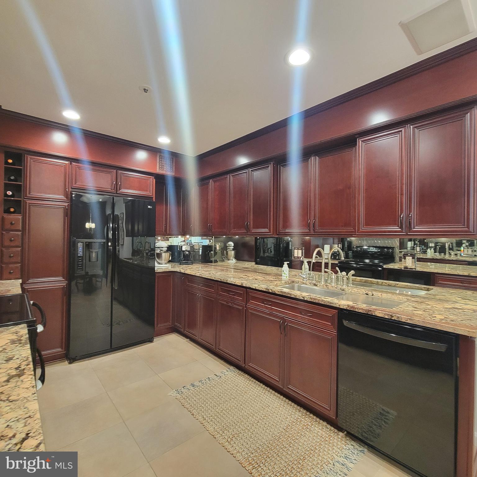 2710 SUMMERVIEW WAY 302