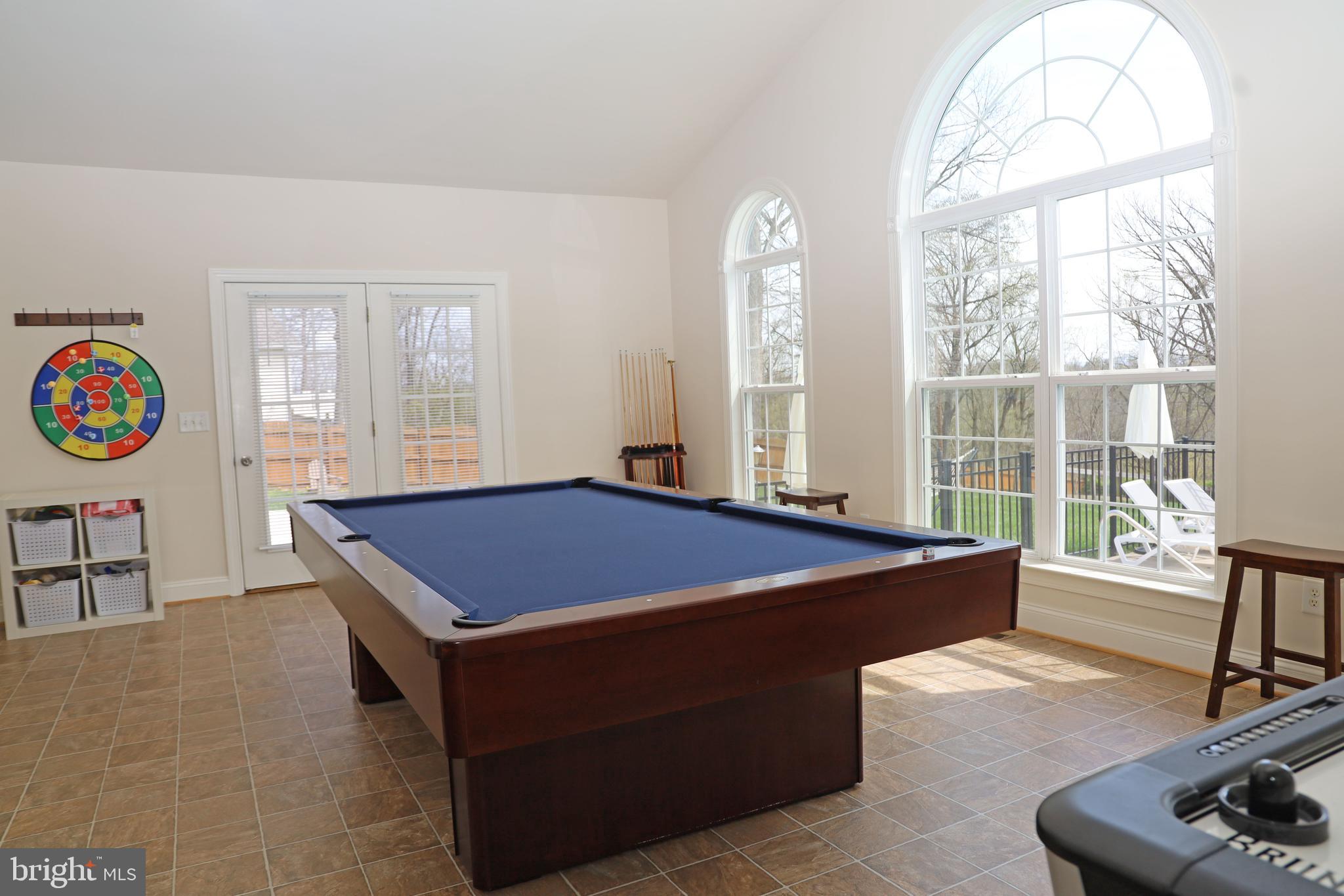 RIVERSIDE - Residential