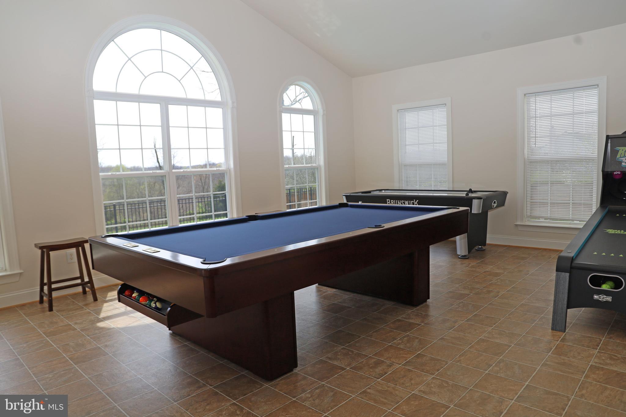 RIVERSIDE - Residential