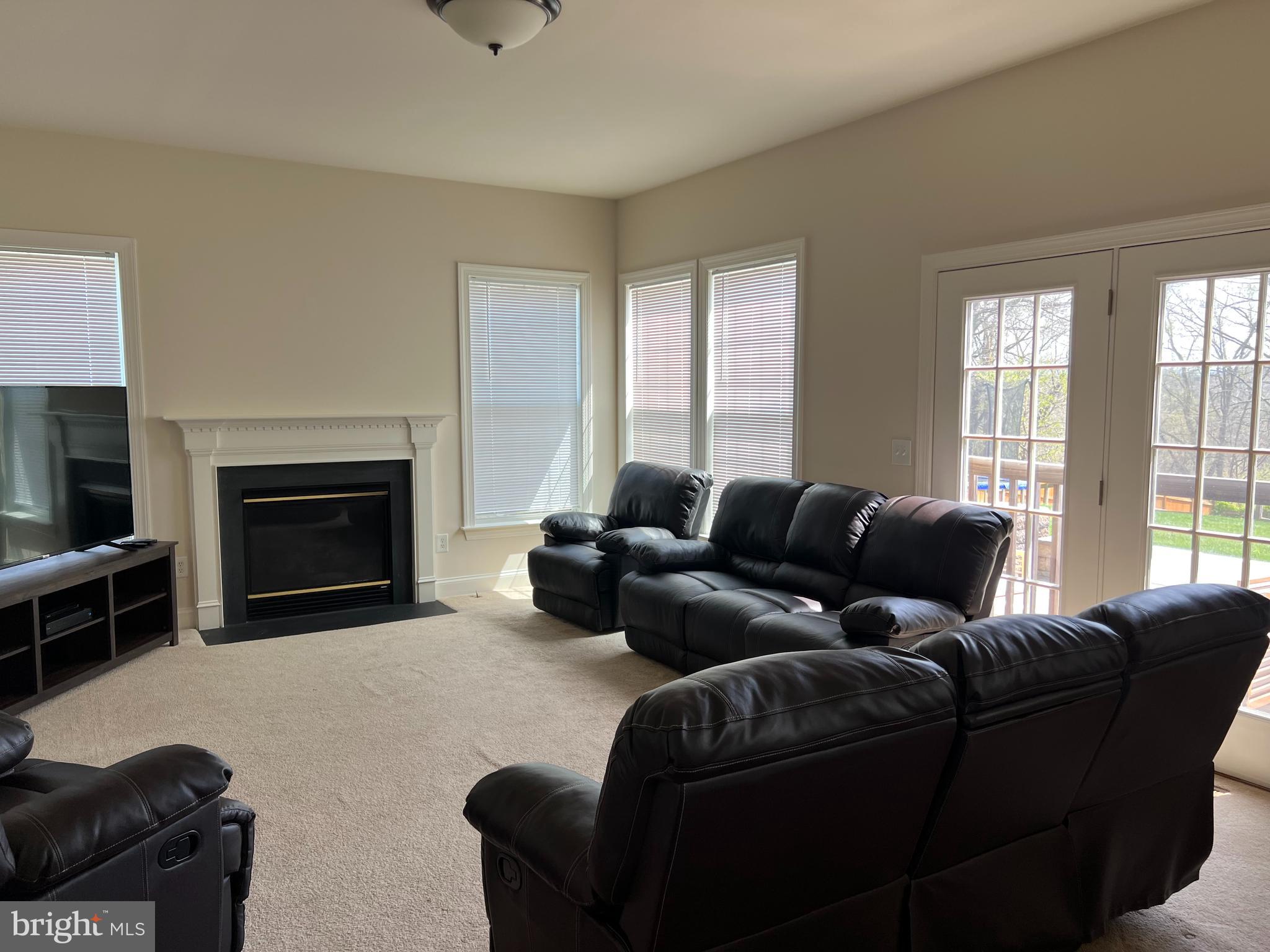 RIVERSIDE - Residential