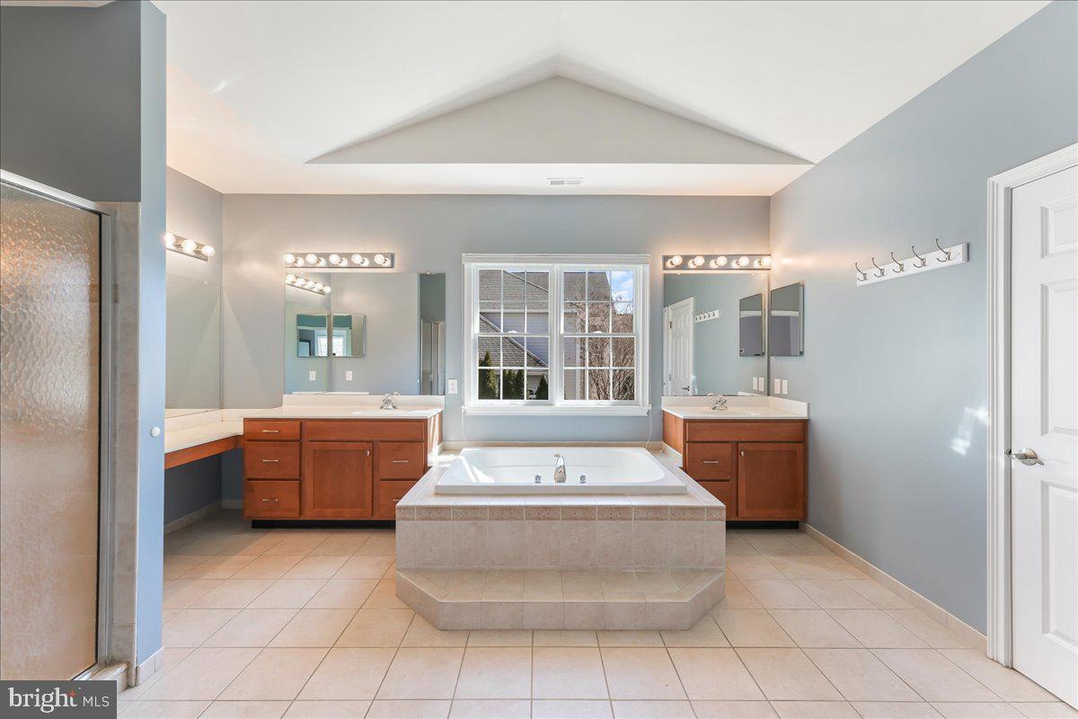 ESTS AT CHADDS FORD - Residential