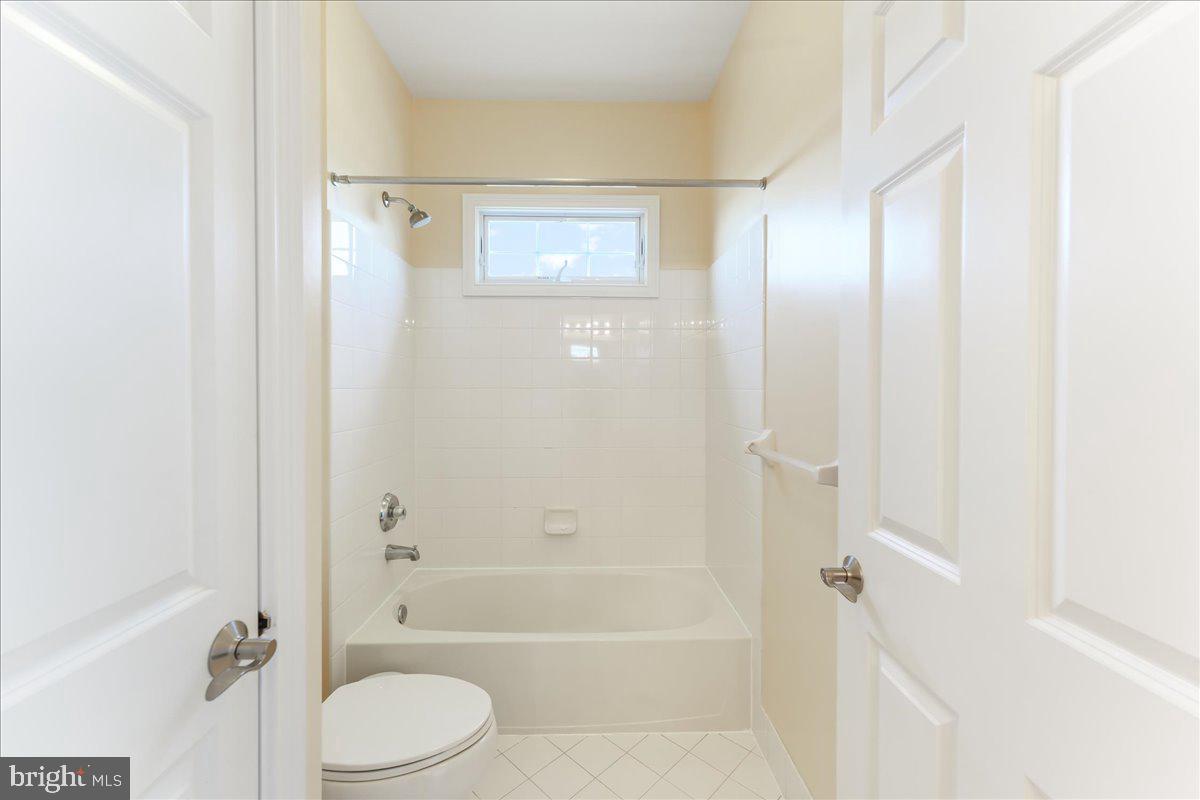 ESTS AT CHADDS FORD - Residential