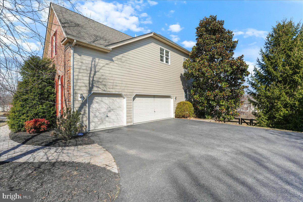 ESTS AT CHADDS FORD - Residential