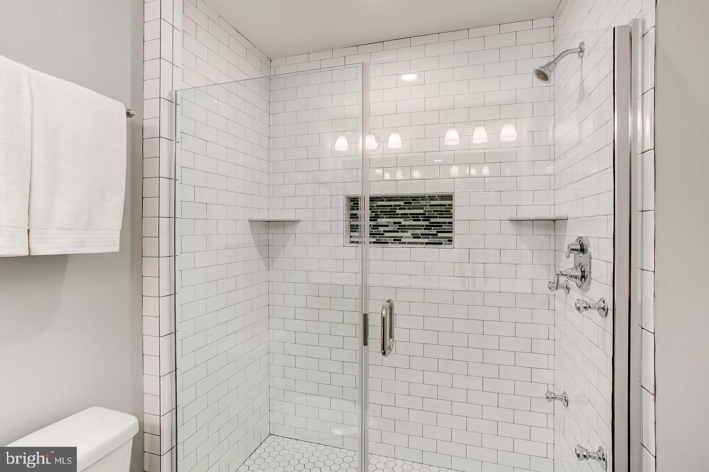 LOCUST POINT - Residential