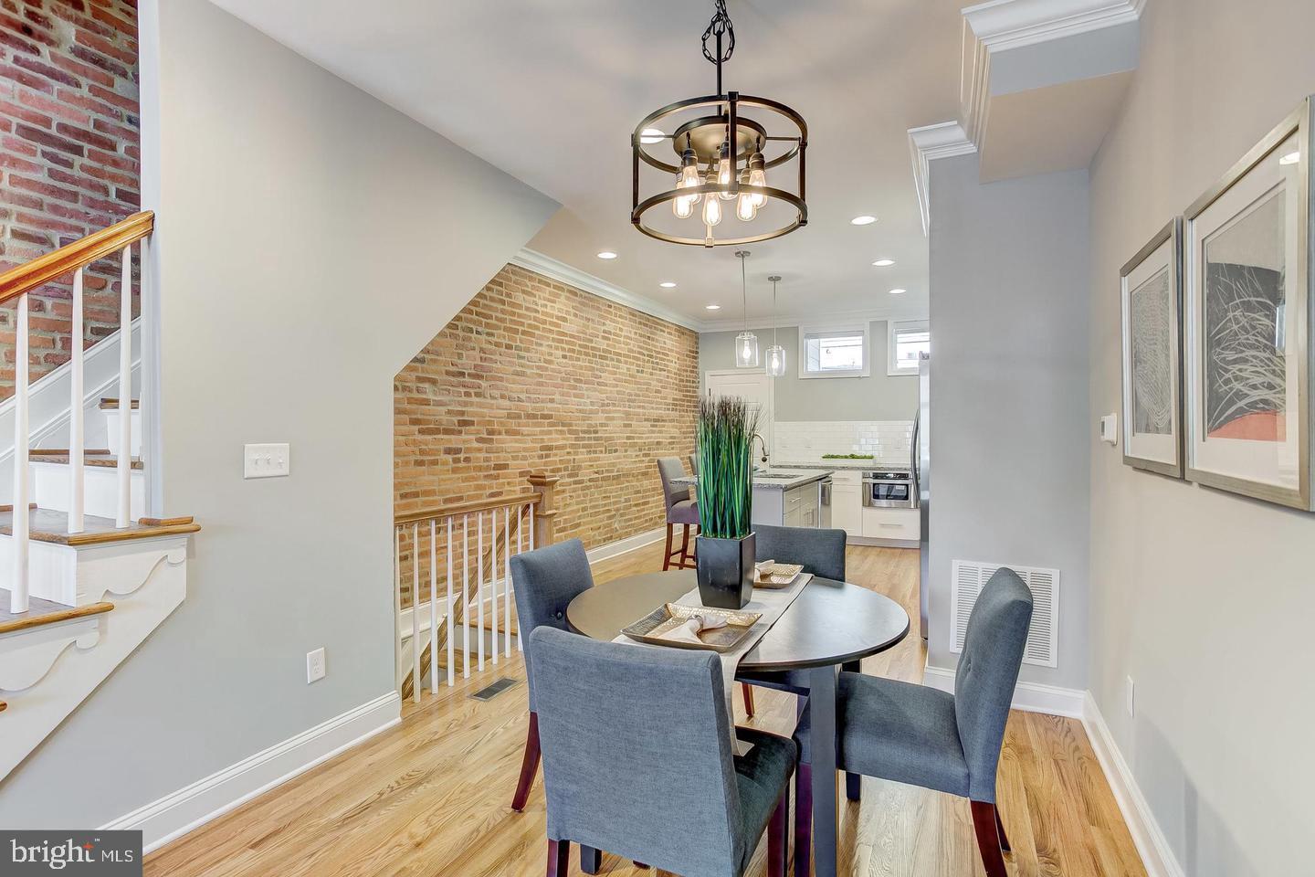 LOCUST POINT - Residential