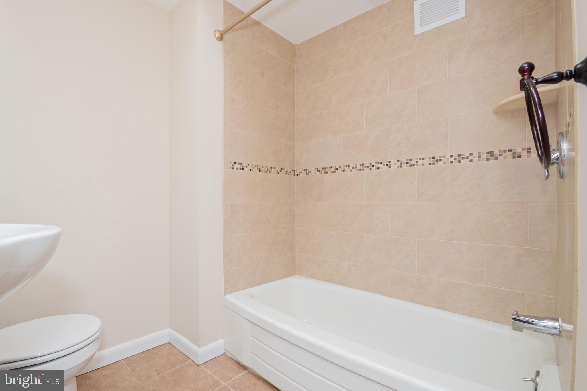 MEDIA - Residential Lease