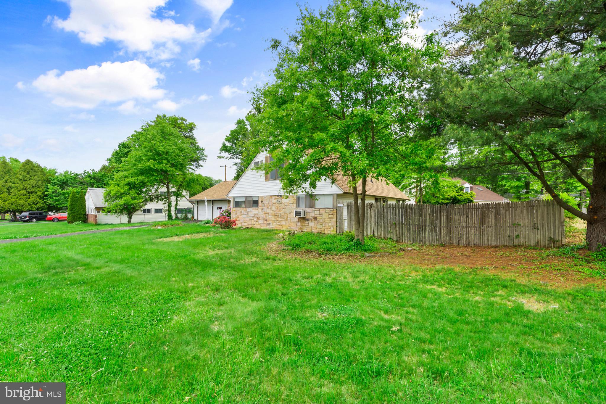 FORSYTHIA GATE - Residential