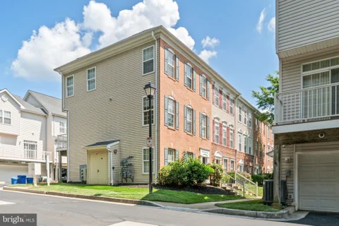 MLS: MDBC2166340
