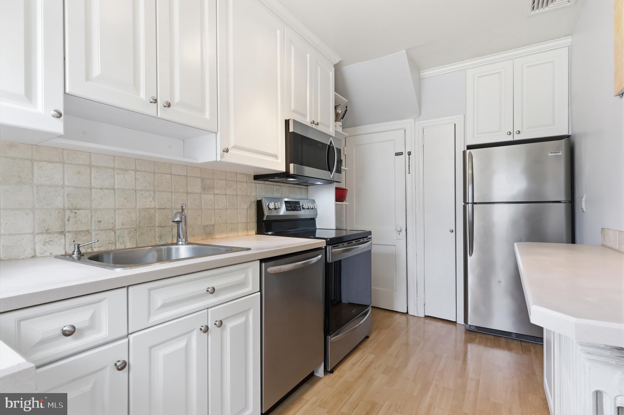 CHELTEN HILLS - Residential