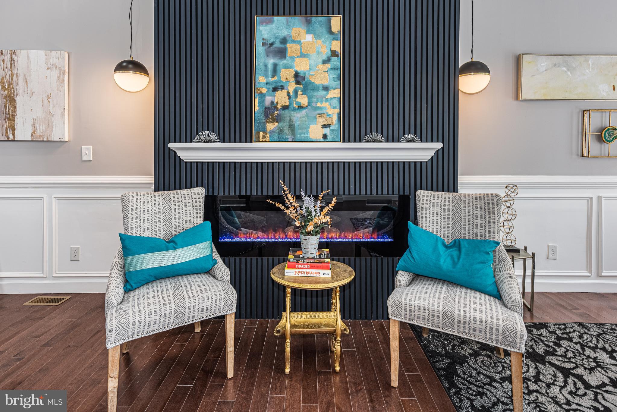 HOLLINS MARKET - Residential