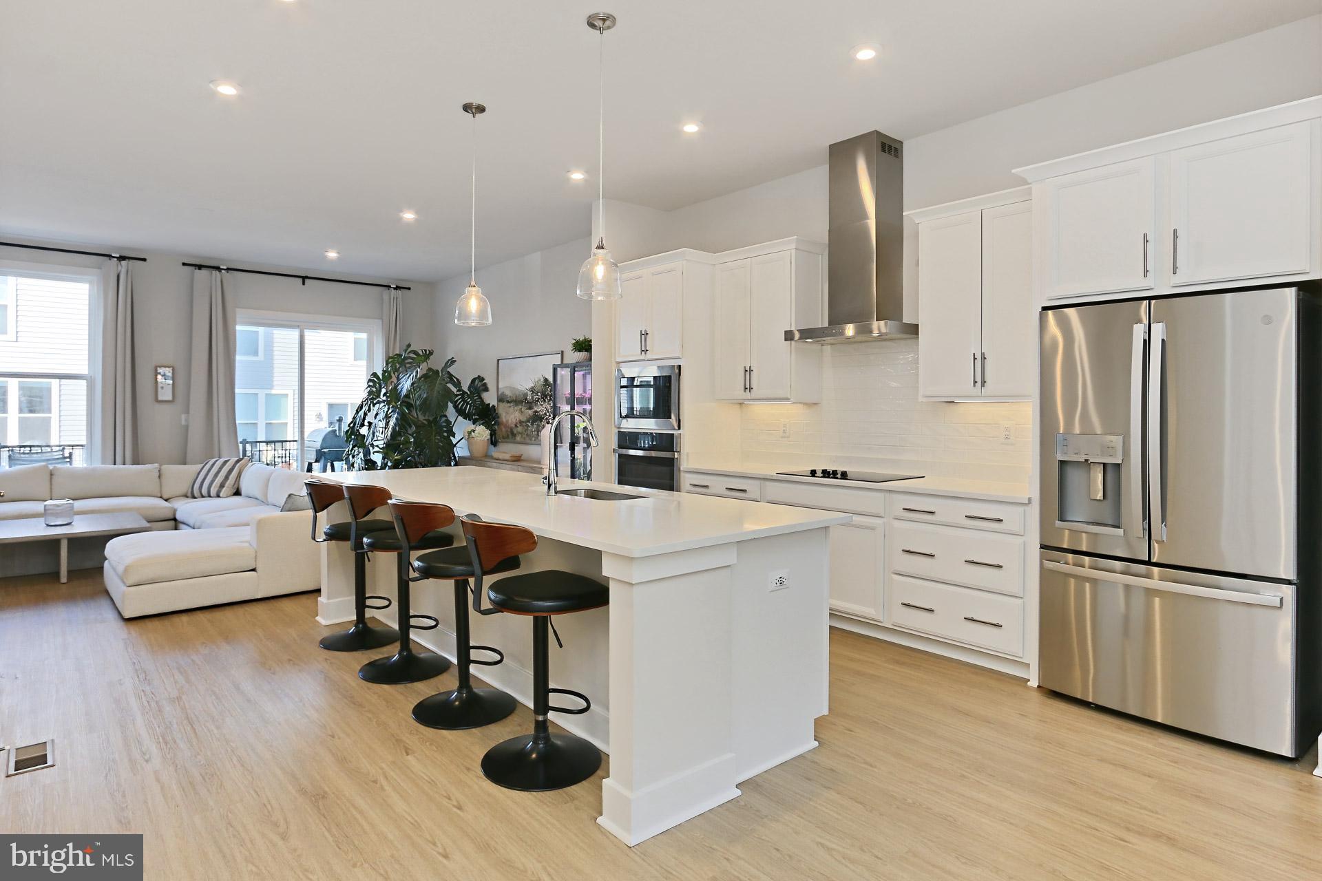 2395 LIBERTY LOOP