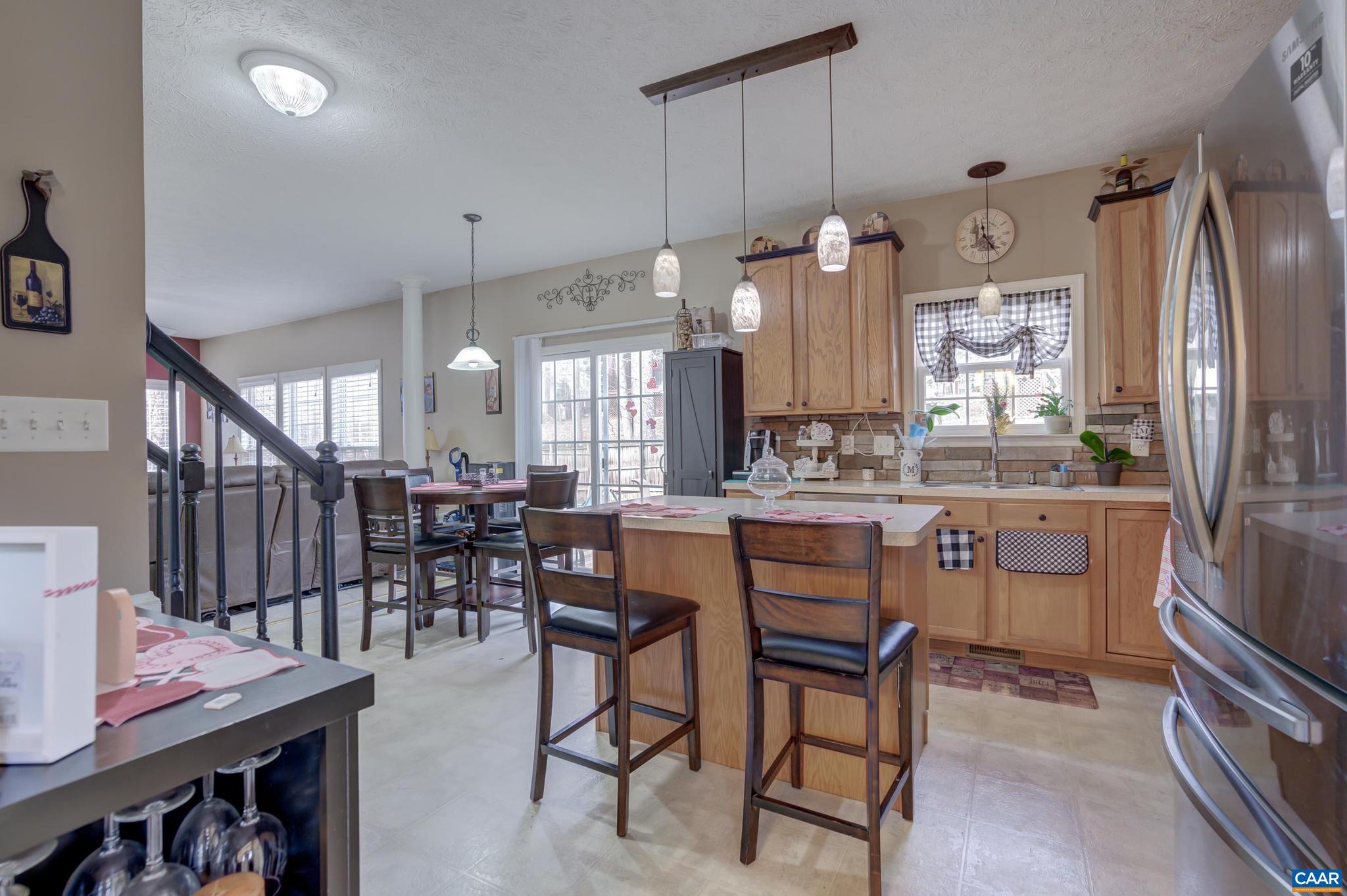 LAKE LANDOR - Residential