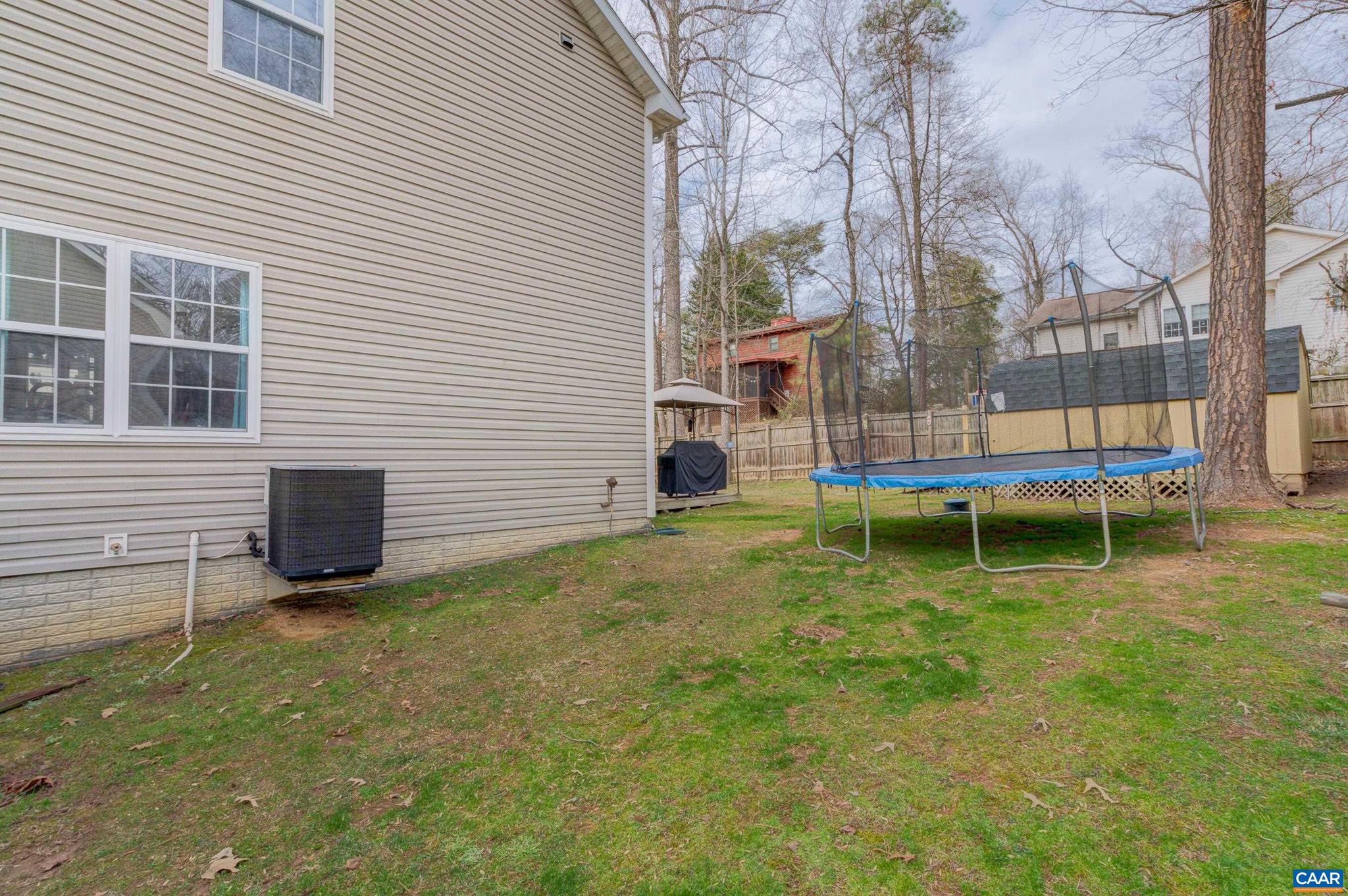 LAKE LANDOR - Residential