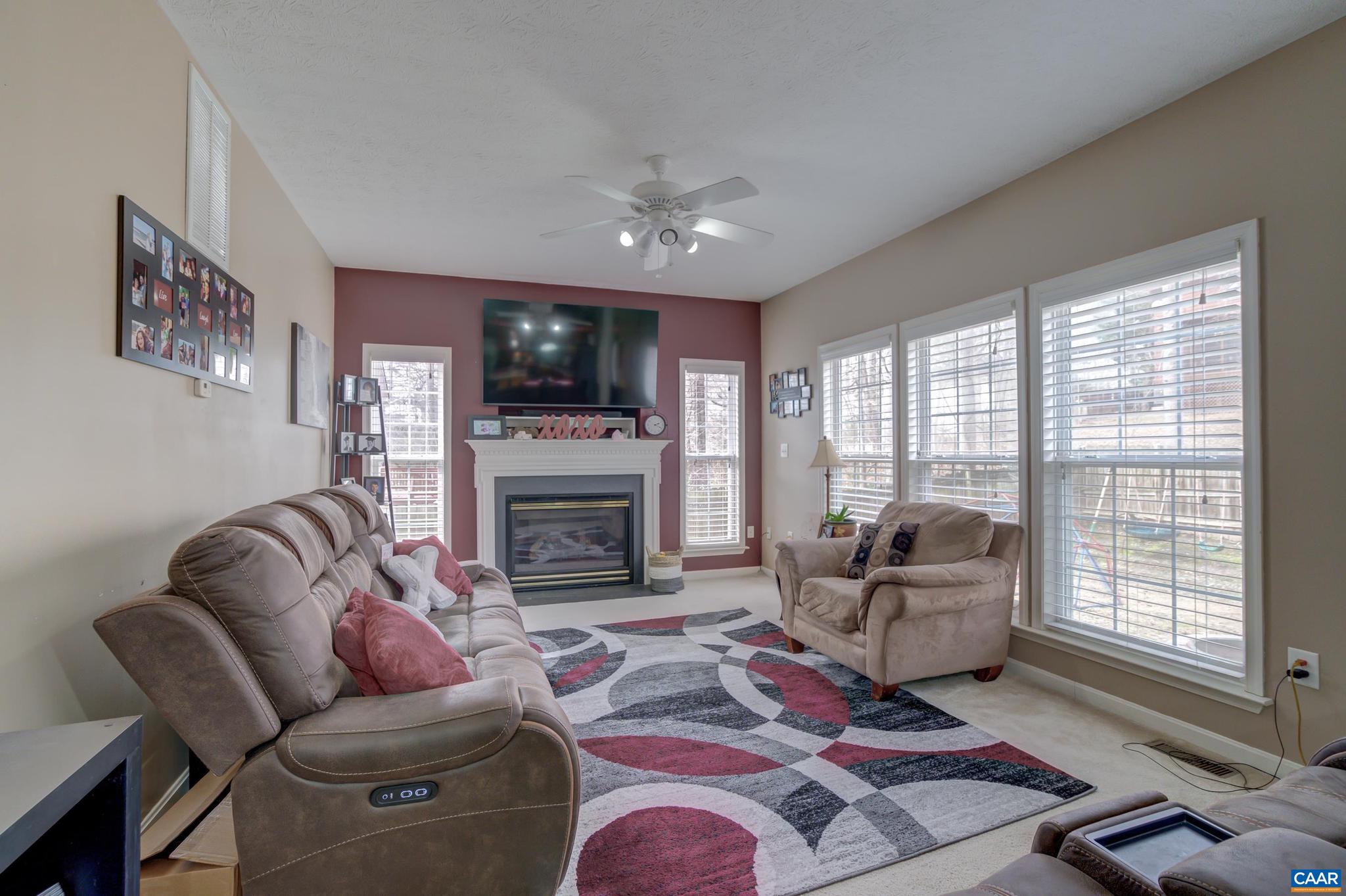 LAKE LANDOR - Residential