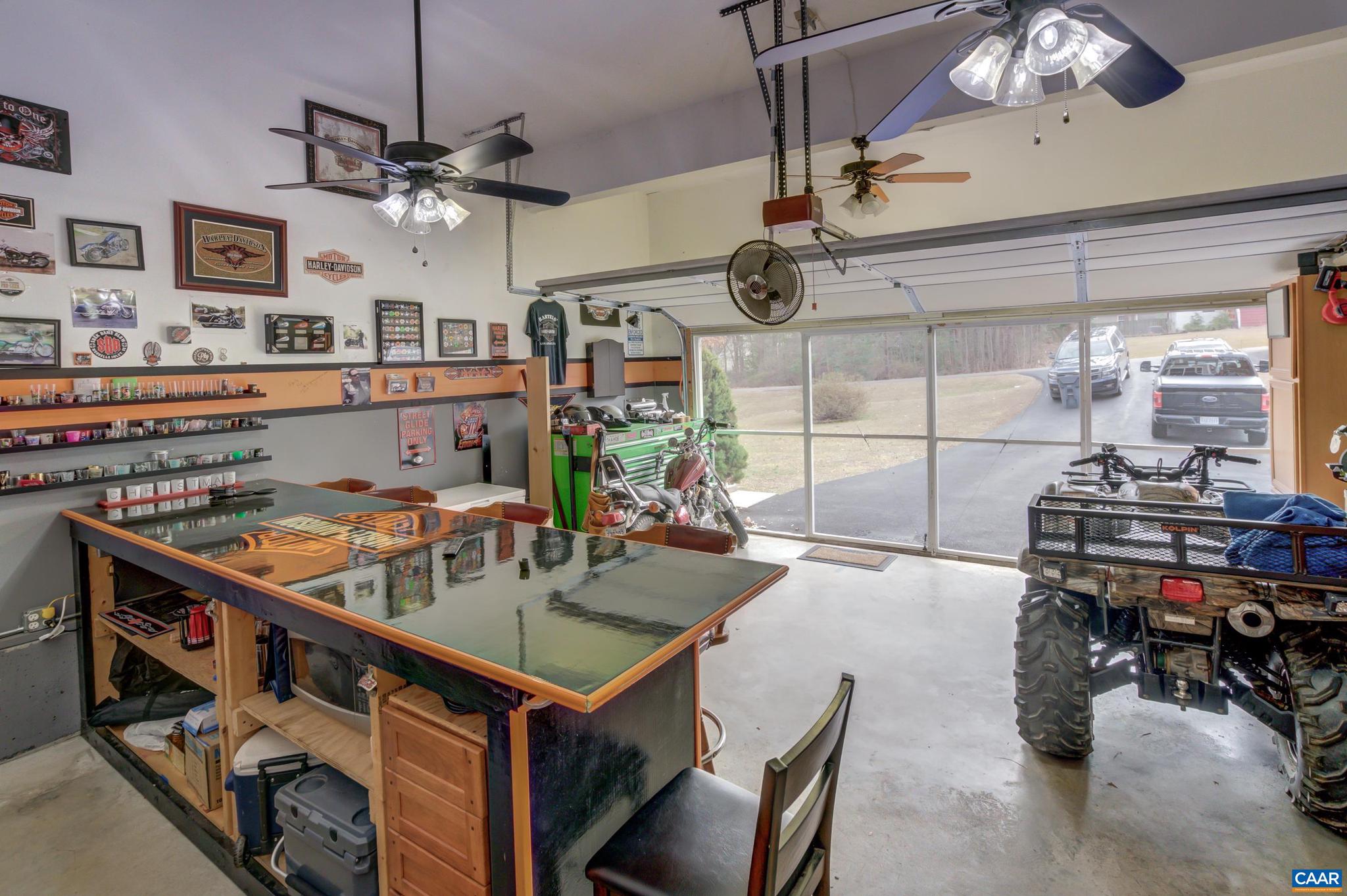 LAKE LANDOR - Residential