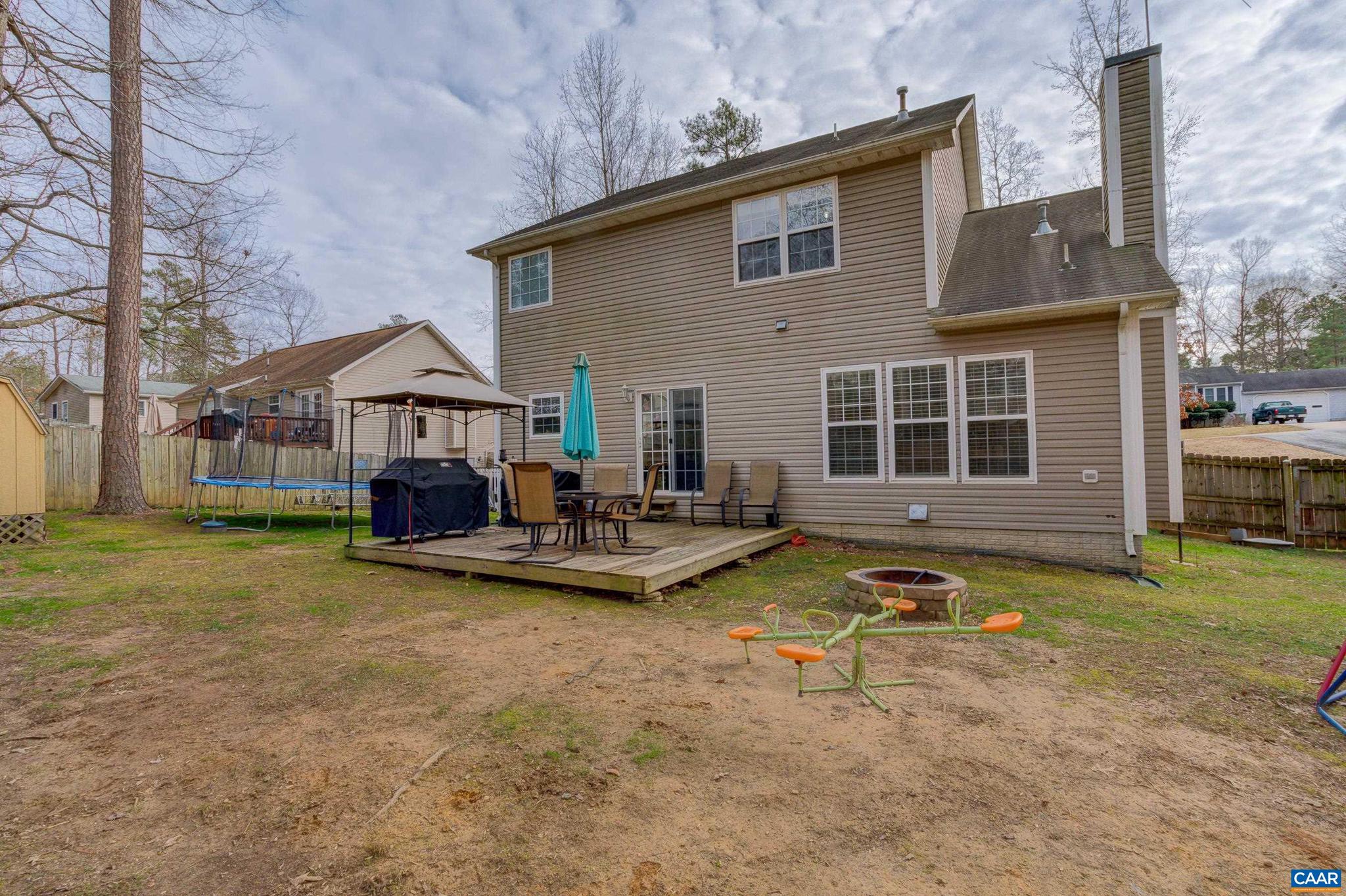 LAKE LANDOR - Residential