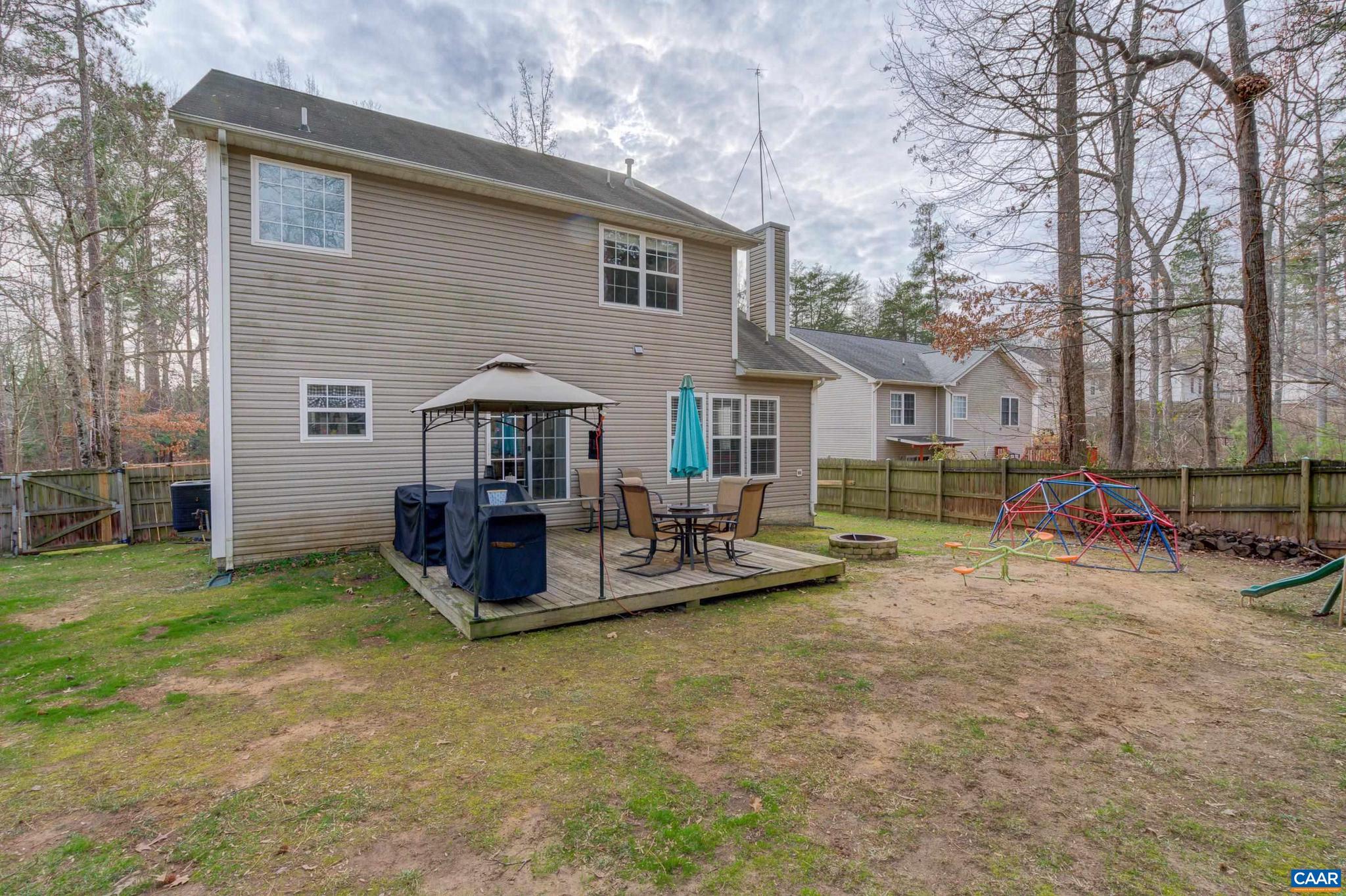 LAKE LANDOR - Residential