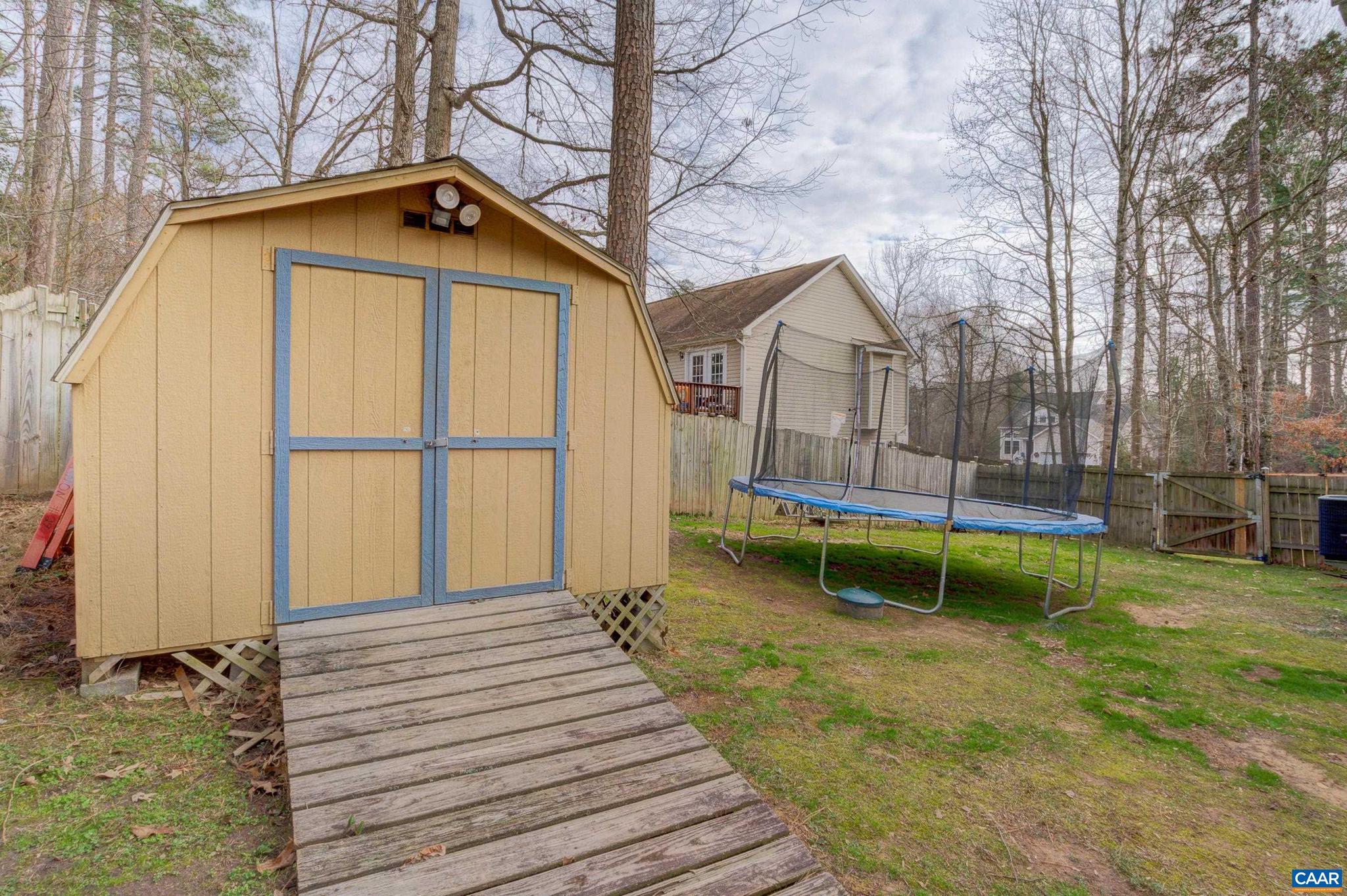 LAKE LANDOR - Residential