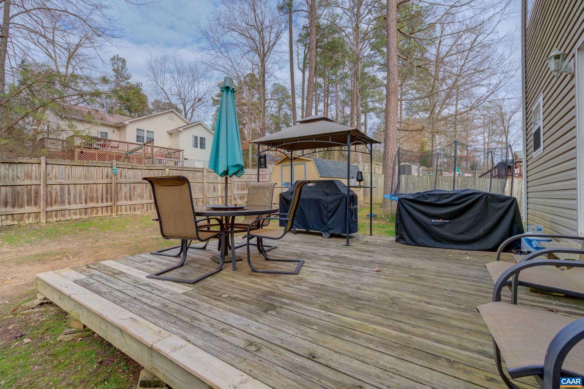 LAKE LANDOR - Residential