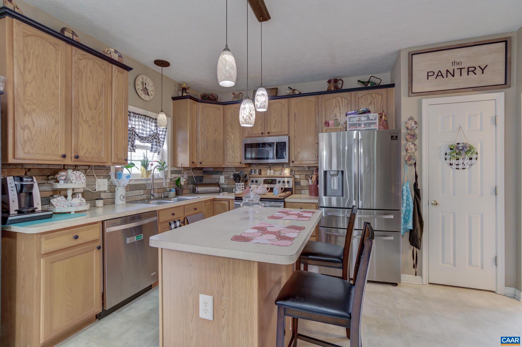 LAKE LANDOR - Residential