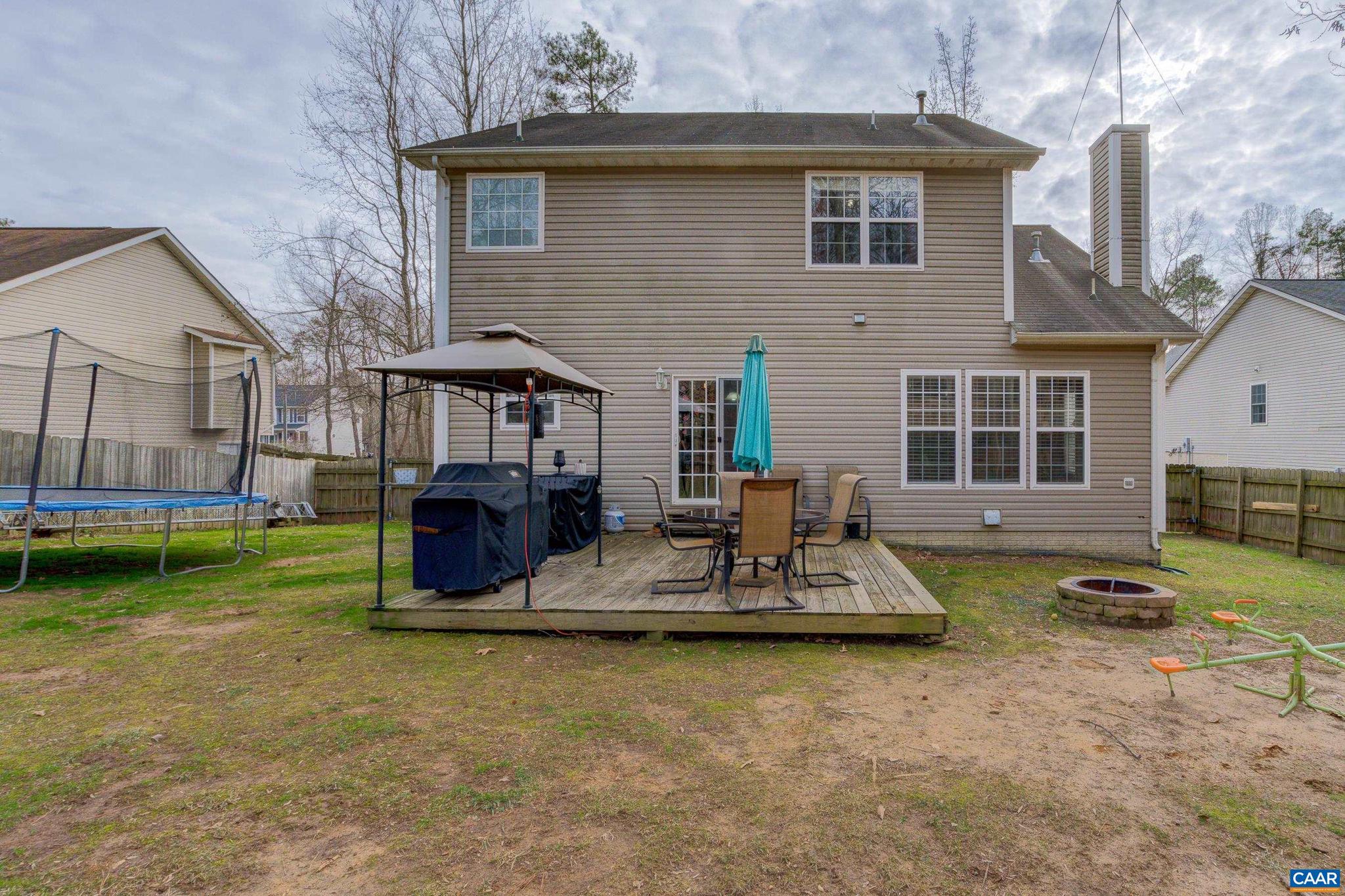 LAKE LANDOR - Residential