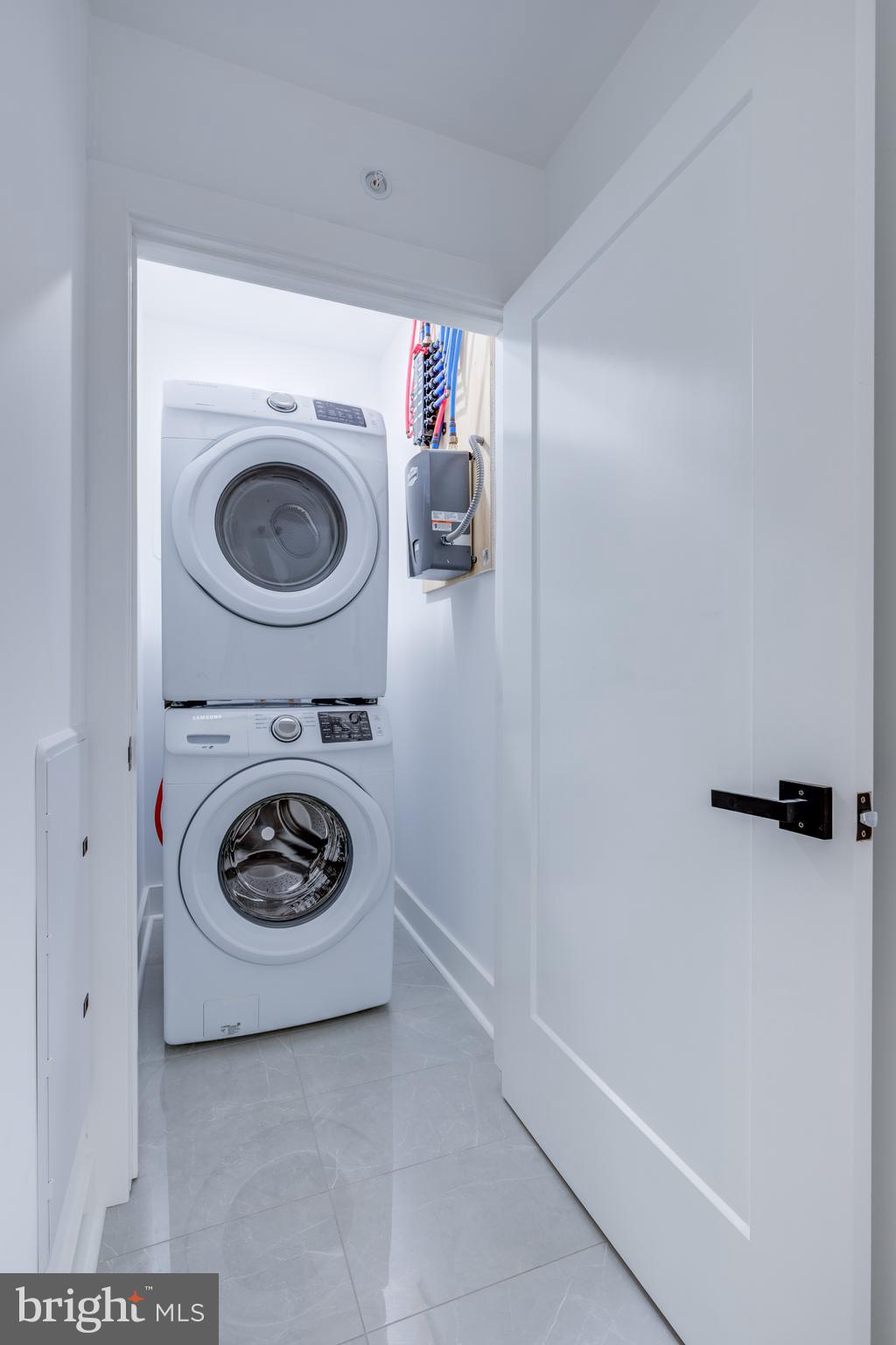 OLDE KENSINGTON - Residential