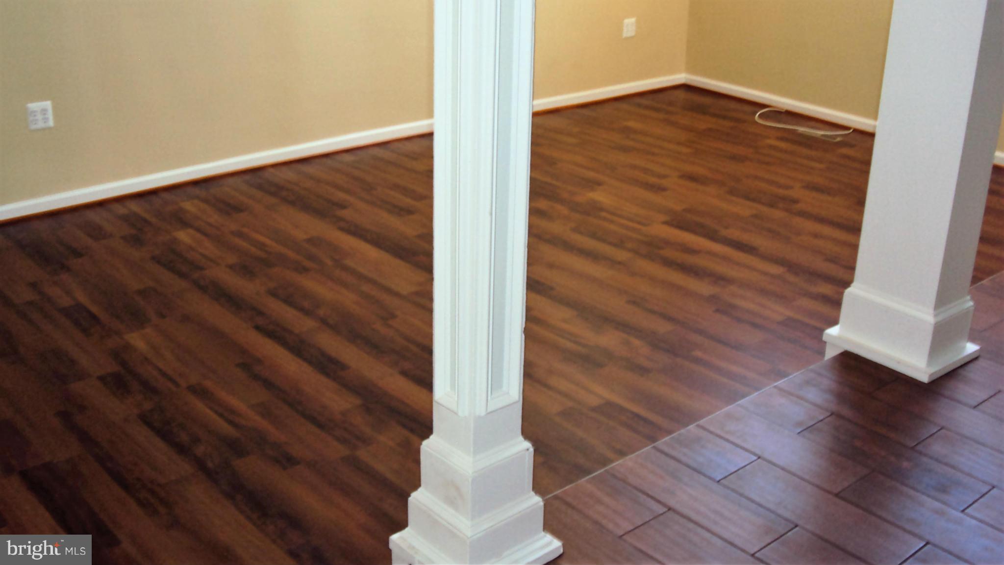 LONDON TOWNE - Residential