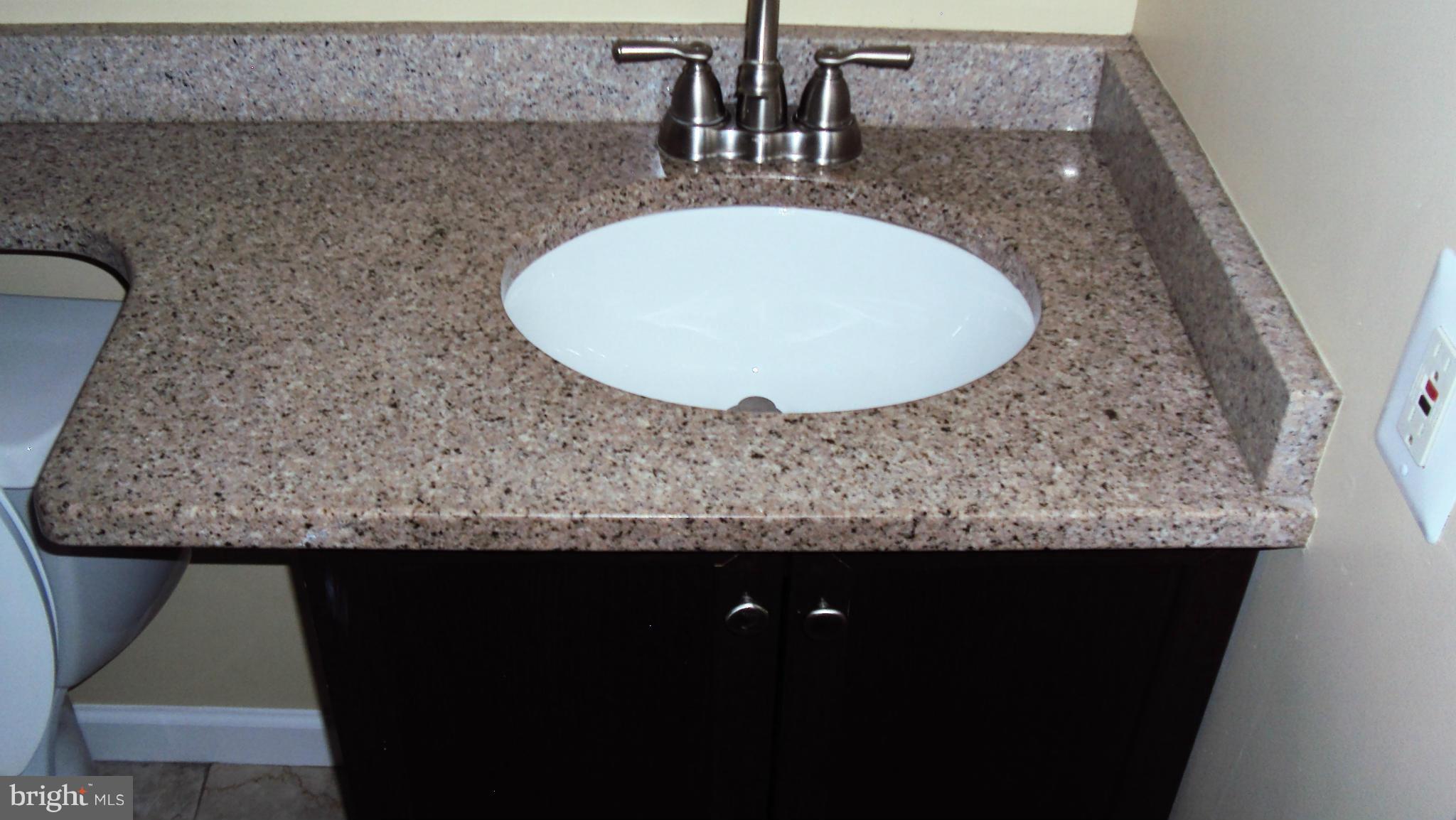 LONDON TOWNE - Residential