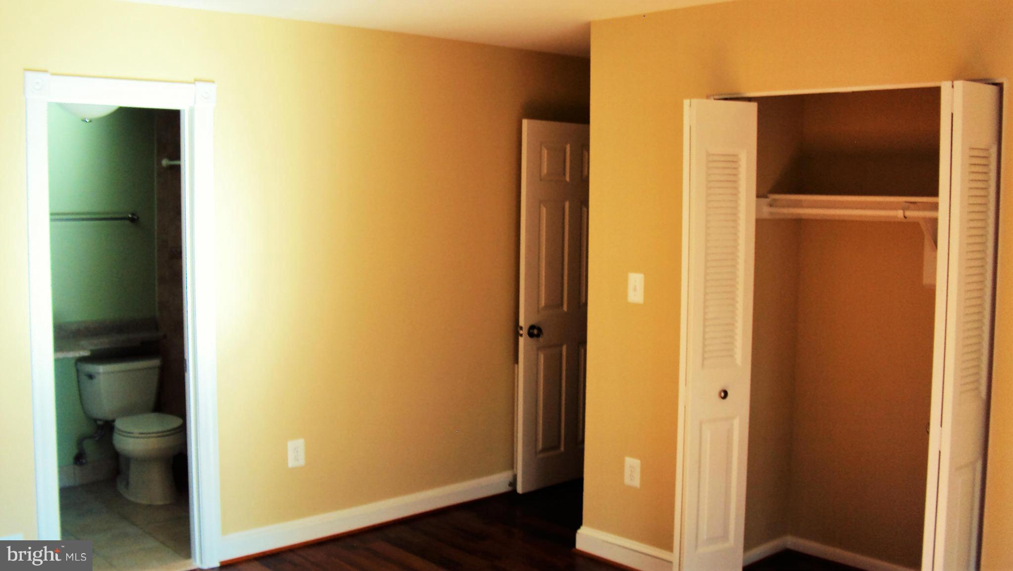 LONDON TOWNE - Residential