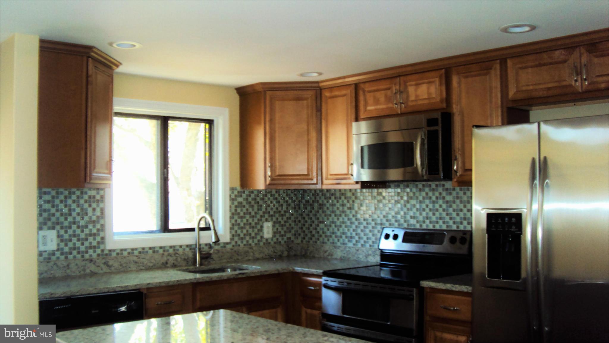 LONDON TOWNE - Residential