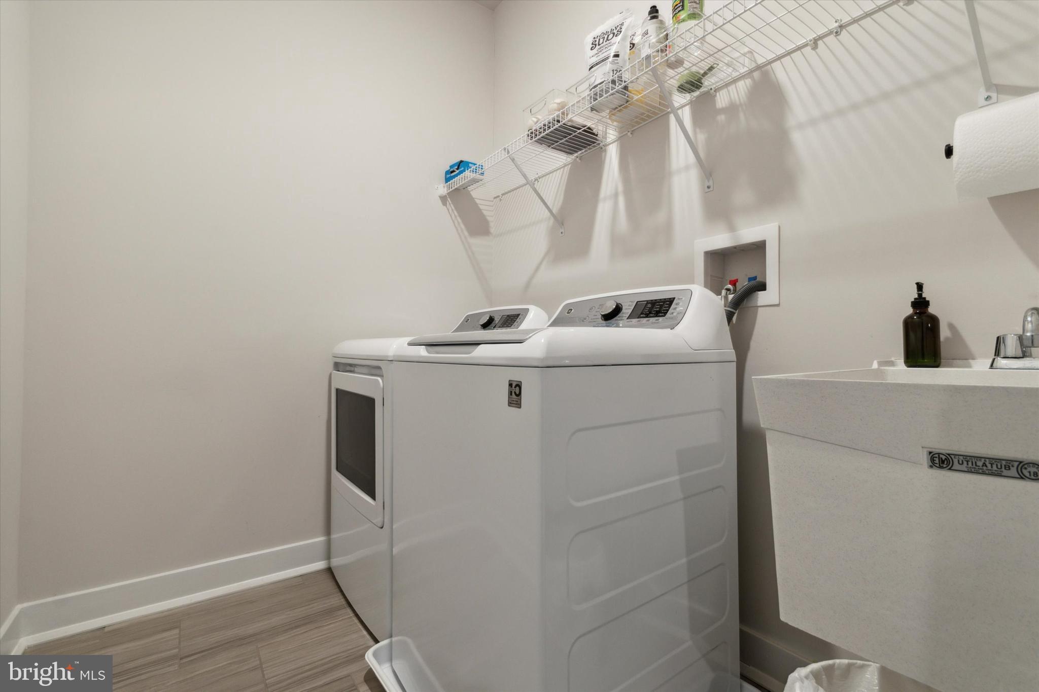 LOCHIEL FARM - Residential Lease