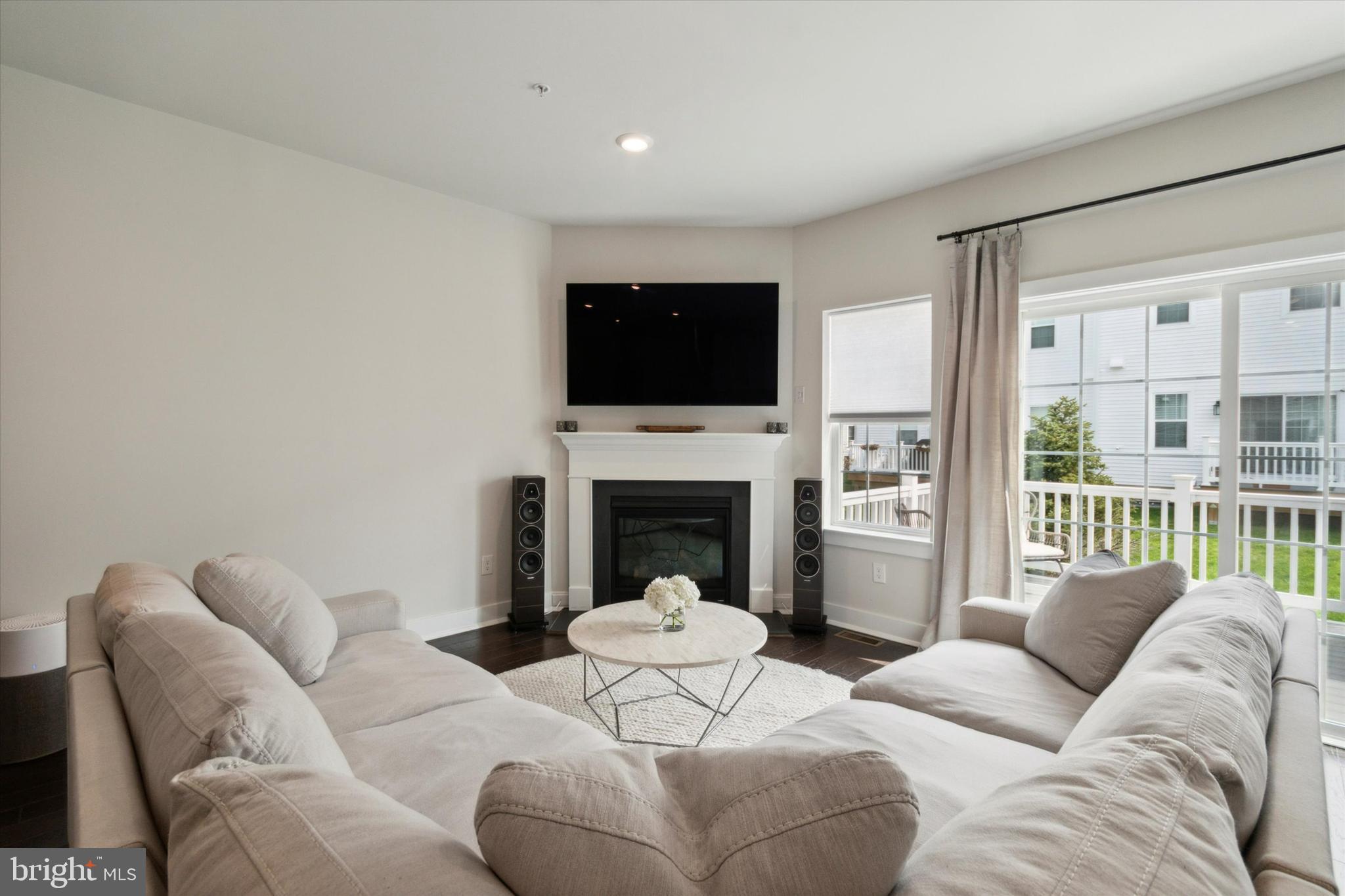 LOCHIEL FARM - Residential Lease