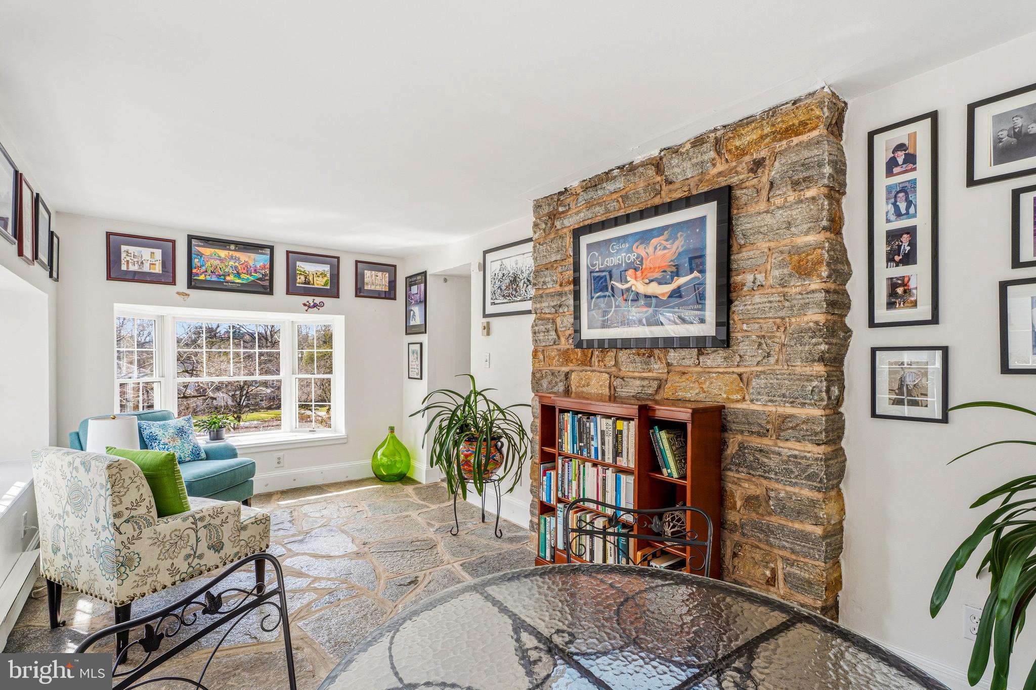 SOUTHLAND HILLS - Residential