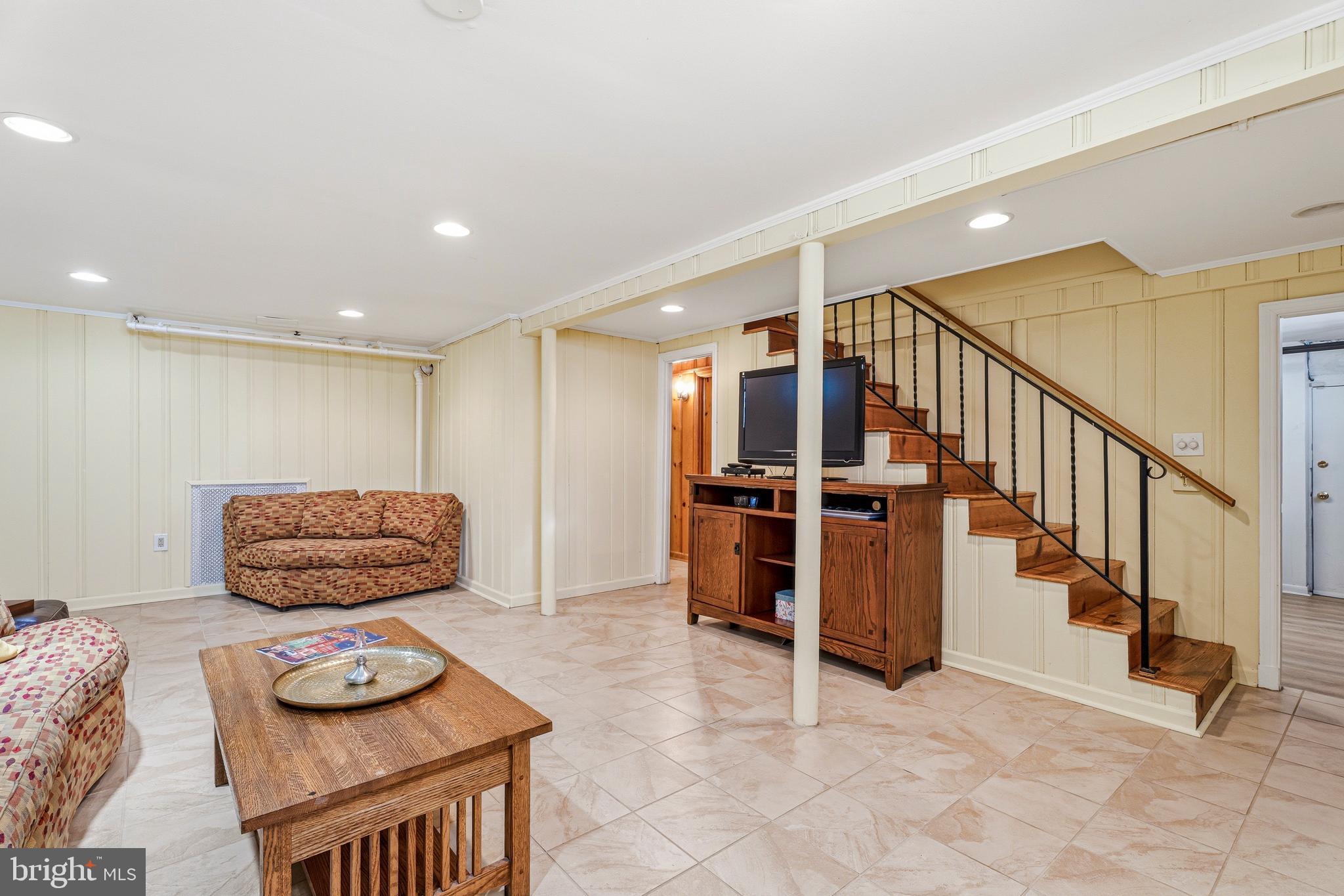 SOUTHLAND HILLS - Residential