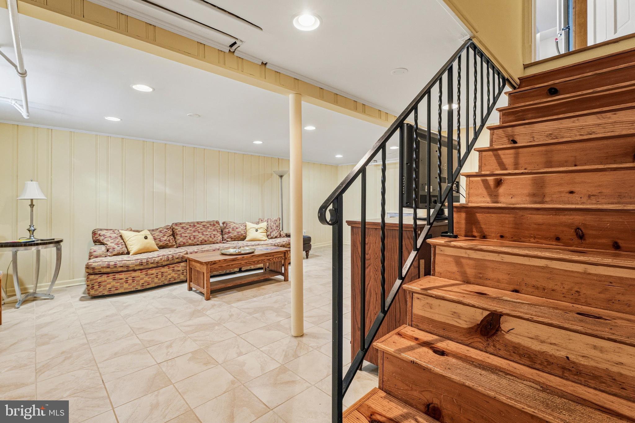 SOUTHLAND HILLS - Residential