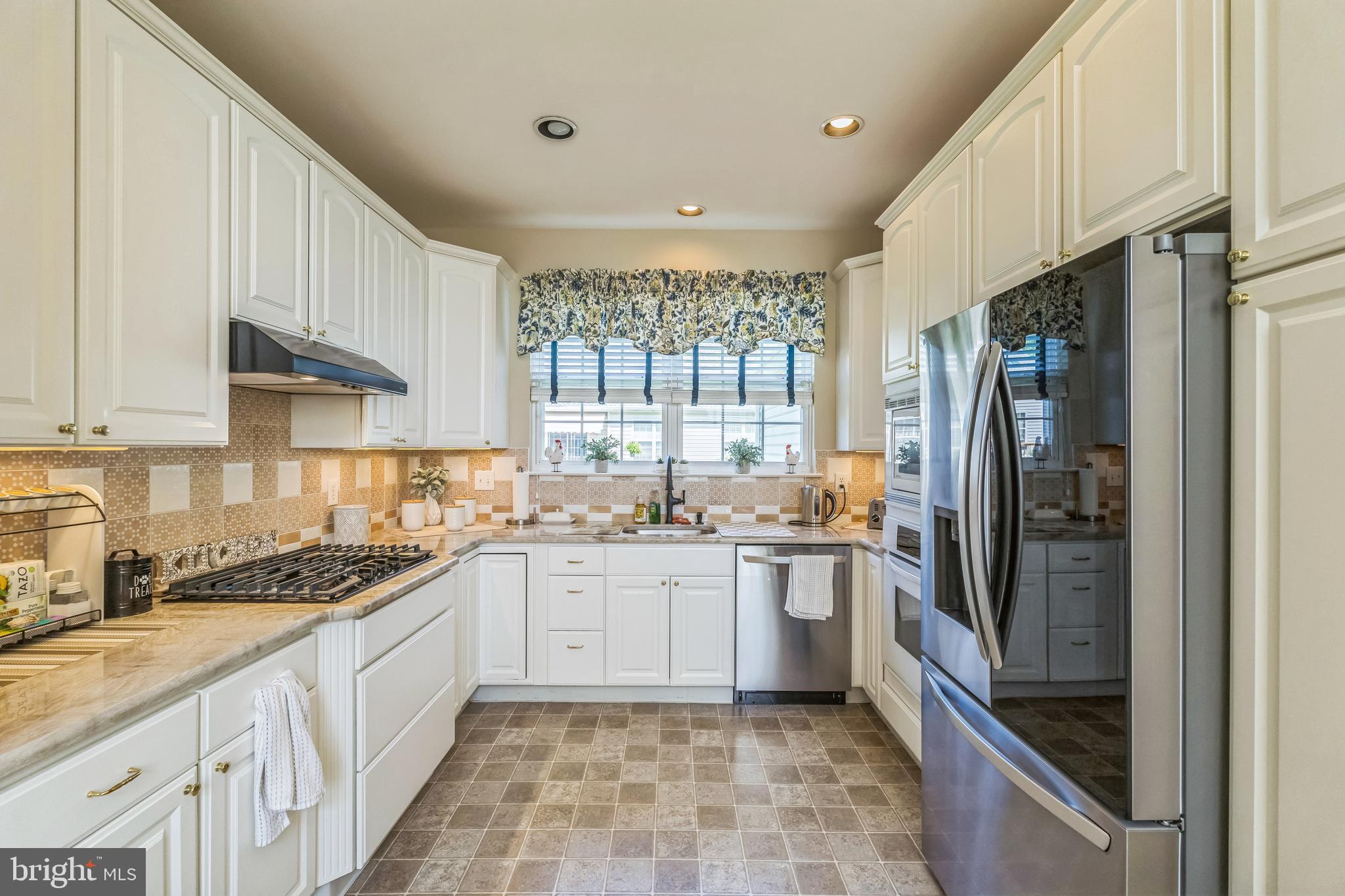 LAMPLIGHTER VILLAGE - Residential